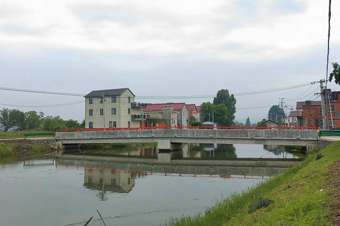 1726648672189402.jpg 2-700.jpg